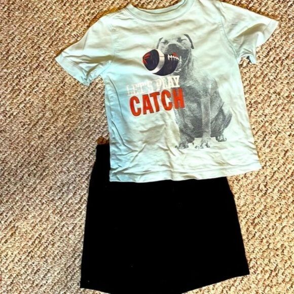 BOYS size 5 Old Navy t-shirt & The Original Austin Trading Company shorts - Picture 1 of 2